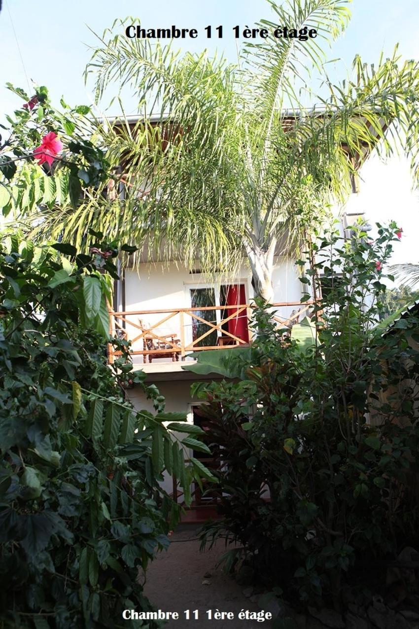 Chez Yolande Hotel Ampangorinana Kültér fotó