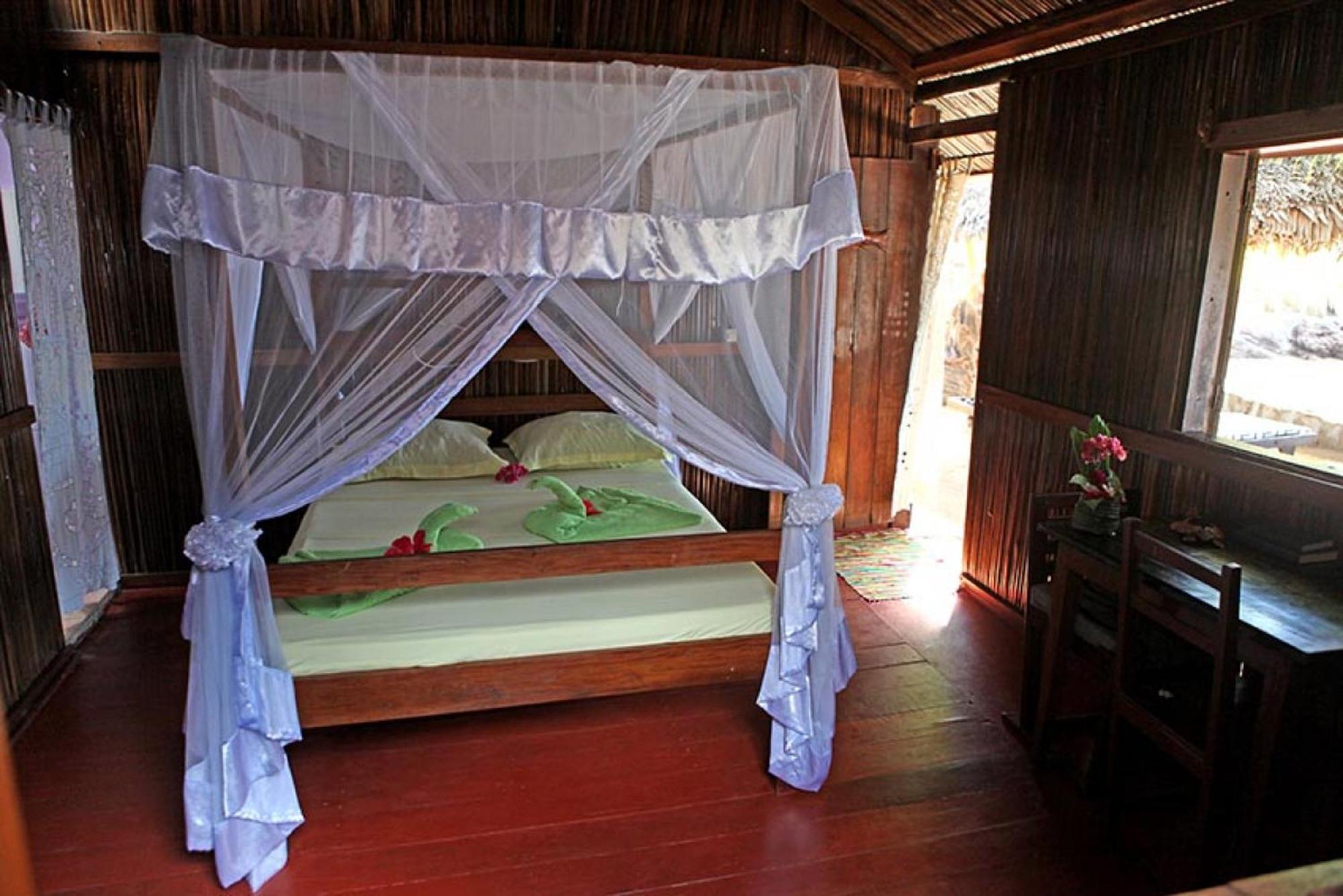 Chez Yolande Hotel Ampangorinana Kültér fotó