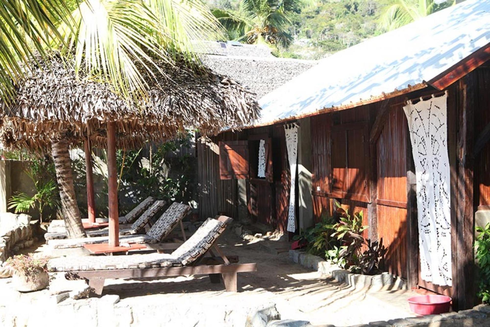 Chez Yolande Hotel Ampangorinana Kültér fotó