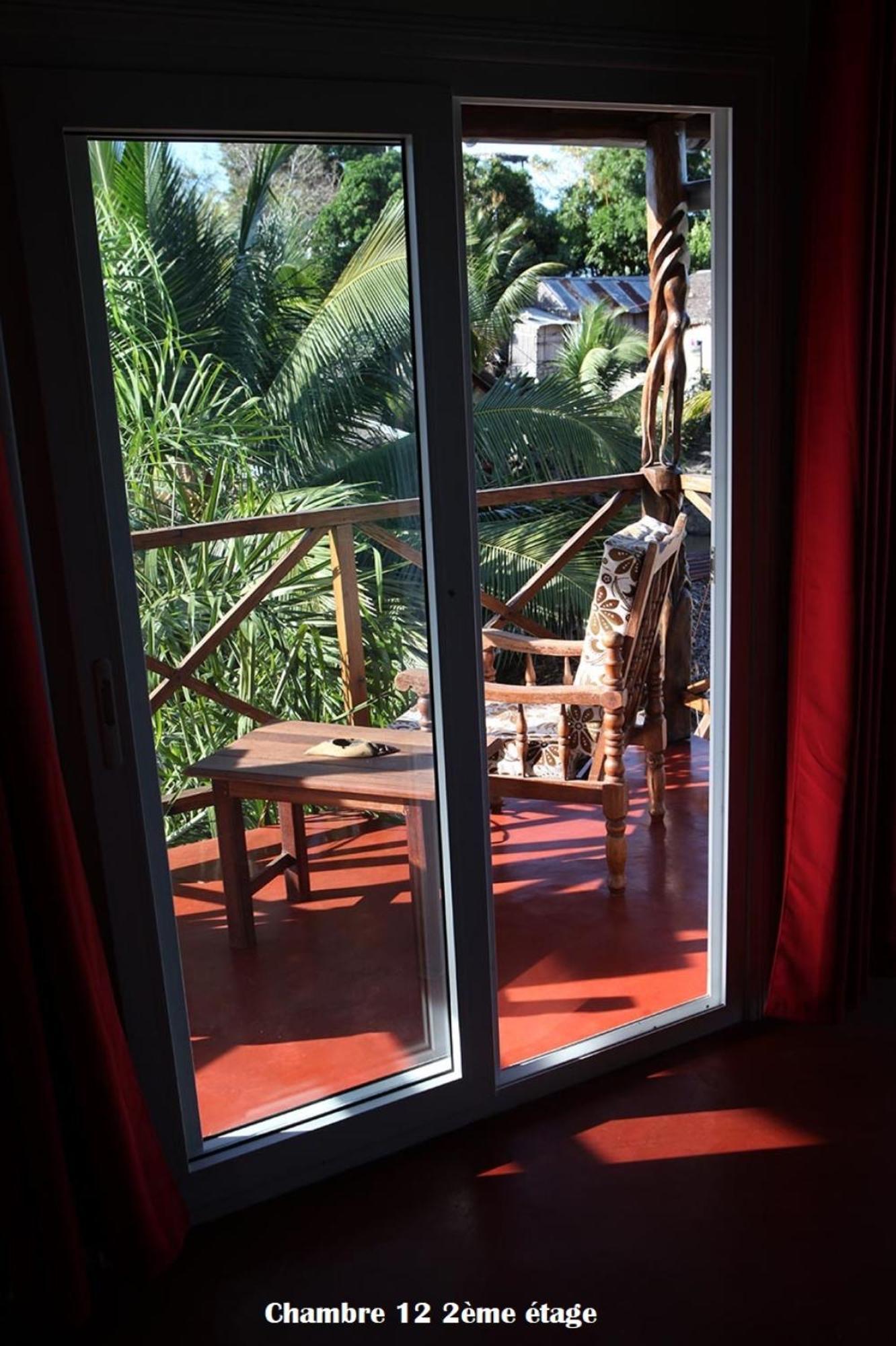 Chez Yolande Hotel Ampangorinana Kültér fotó