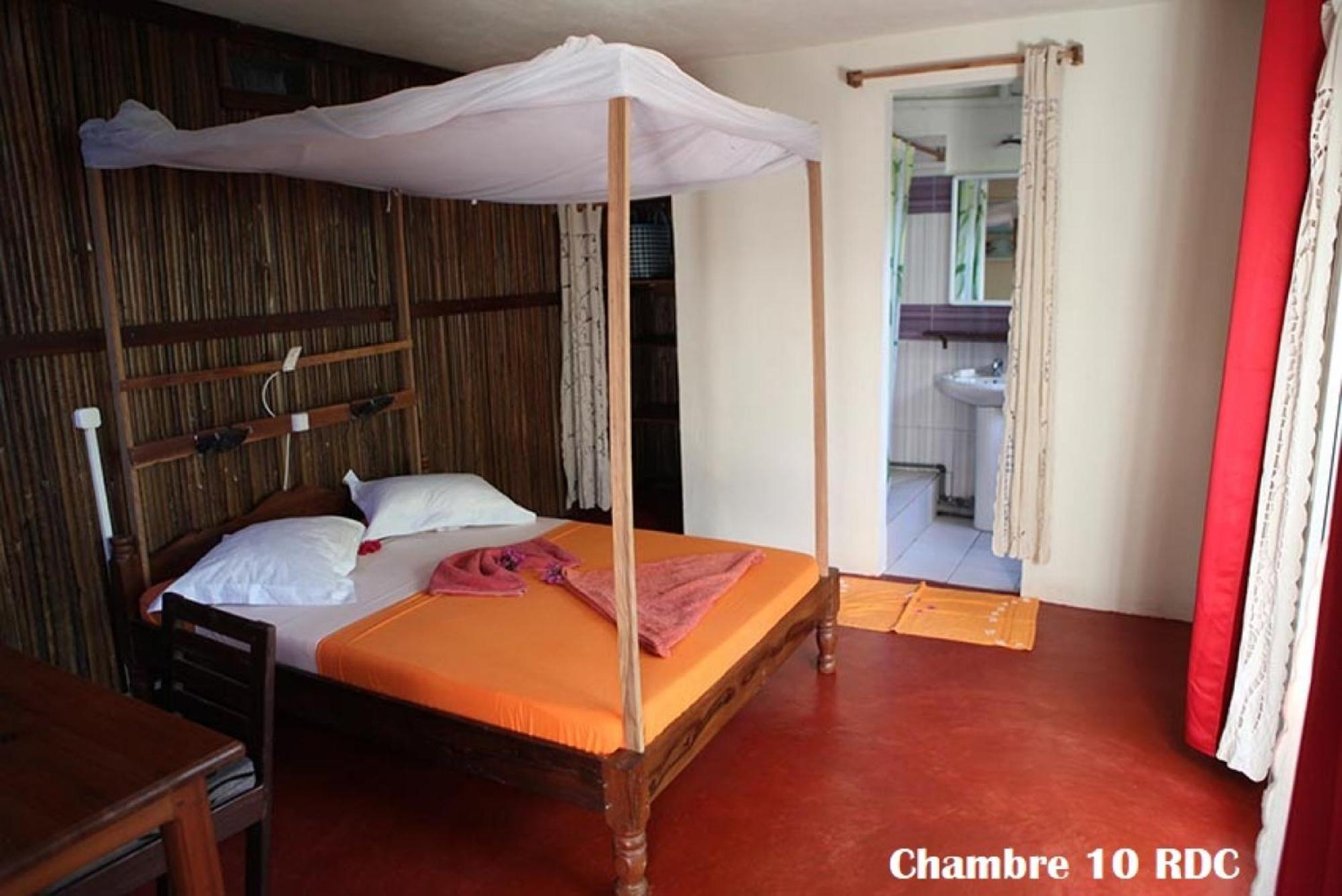 Chez Yolande Hotel Ampangorinana Kültér fotó